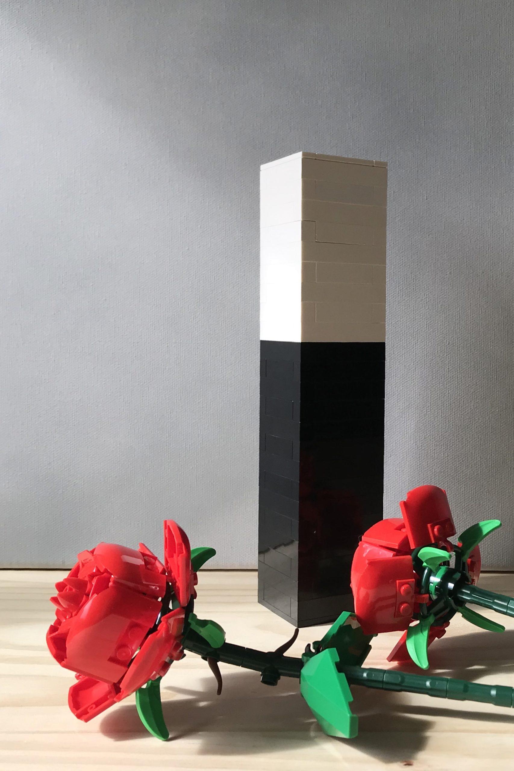 Simplest Colorblock Vase for LEGO Roses set – curiofloris